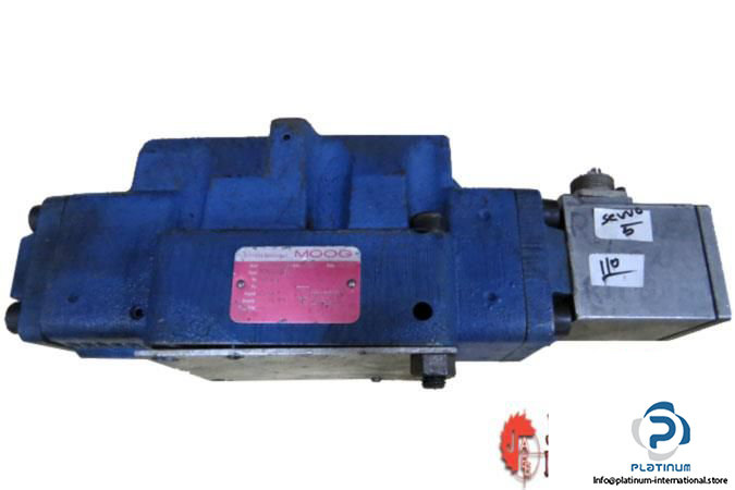MOOG-D663-3901E-SERVO-CONTROL-VALVE_675x450