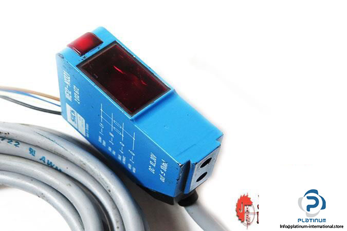 SICK-WE12-N1321-THROUGH-BEAM-PHOTOELECTRIC-SENSOR3_675x450.jpg