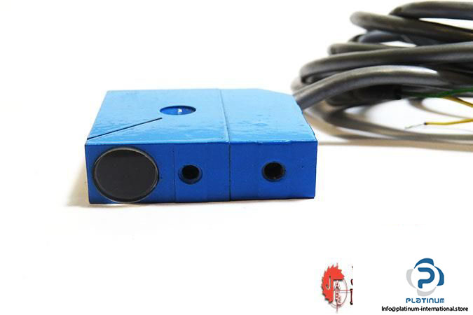 SICK-SP10-04-PHOTOELECTRIC-SENSOR3_675x450.jpg