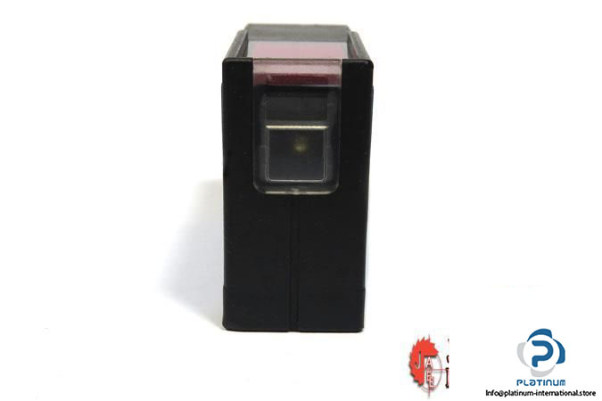 SICK-WE27-2F430-THROUGH-BEAM-PHOTOELECTRIC-SENSOR4_675x450.jpg