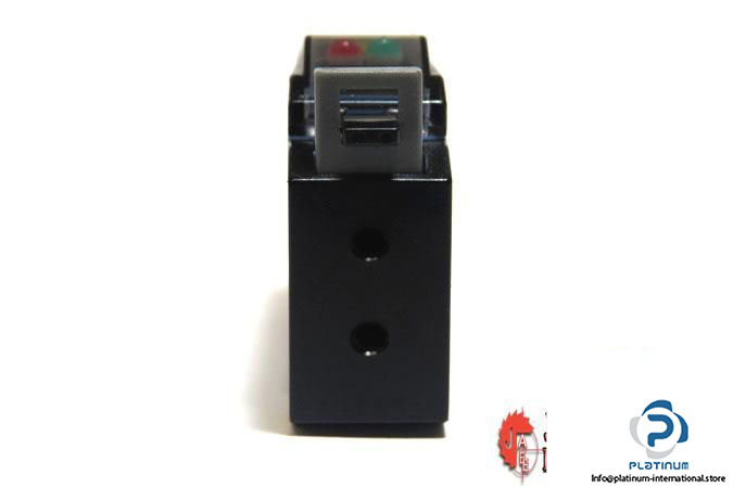 SICK-WLL180-F420-PHOTOELECTRIC-SENSOR4_675x450.jpg