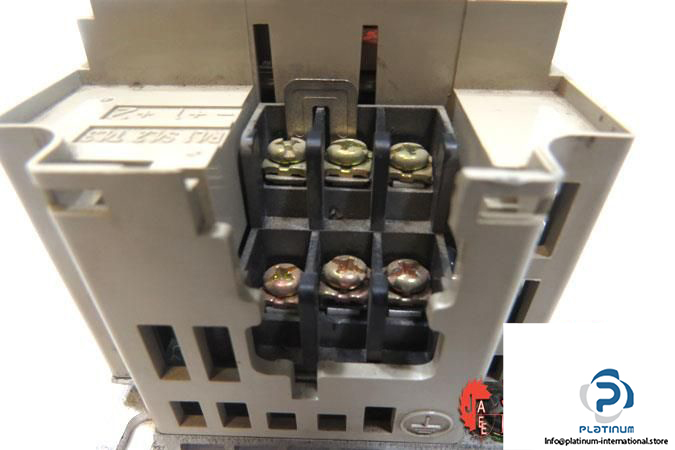 YASKAWA-ELECTRIC-CIMR-J7ACB0P2-INVERTER-6_675x450.jpg