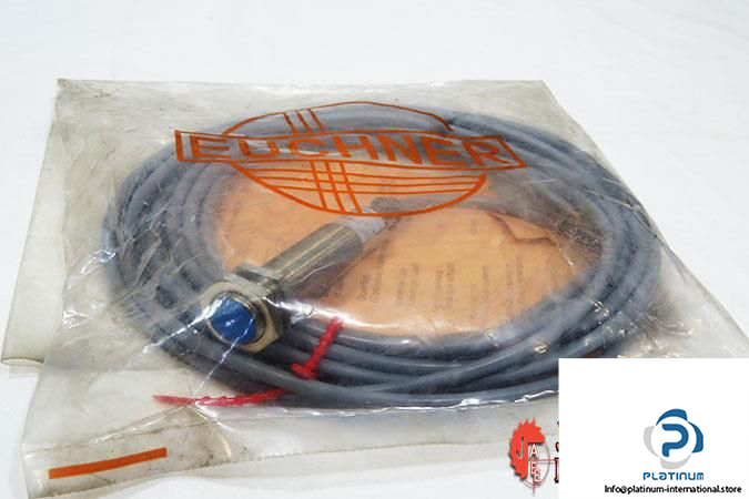 EUCHNER-EGT-18X05AW220-INDUCTIVE-PROXIMITY-SWITCH_675x450.jpg