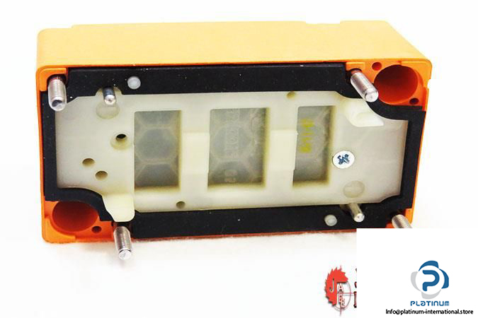 ifm-electronic-AC2026-PUSH-BUTTON-MODULE-2BI-2LO4_675x450.jpg