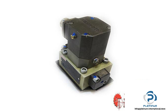 REXROTH-4WS2E-SERVO-DIRECTIONAL-VALVE-OF-4-WAY-DESIGN5_675x450.jpg