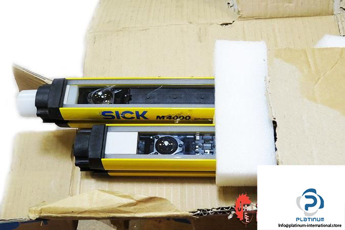 SICK-M4000-ADVANCED-AP-M40Z-043023TB0-MULTIPLE-LIGHT-BEAM-SAFETY-DEVICE5_675x450.jpg