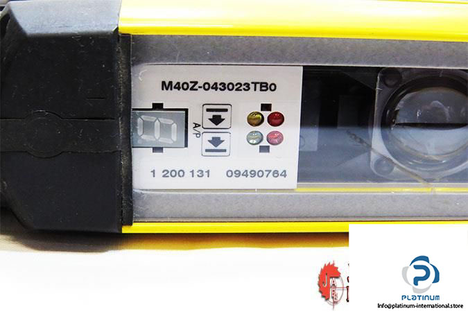 SICK-M4000-ADVANCED-AP-M40Z-043023TB0-MULTIPLE-LIGHT-BEAM-SAFETY-DEVICE9_675x450.jpg