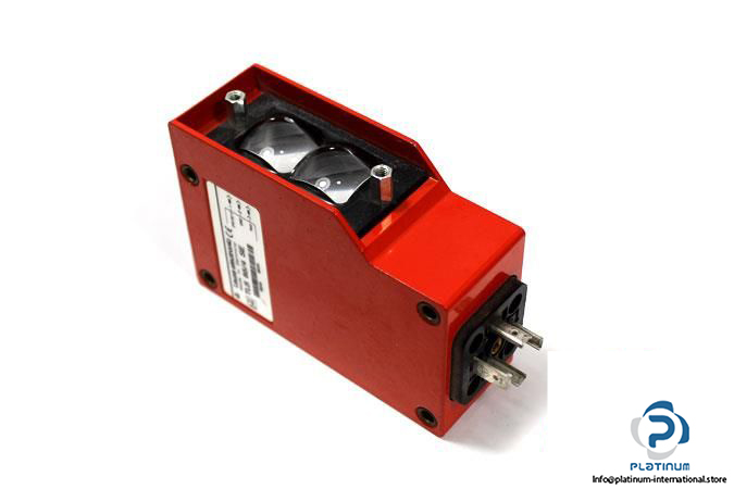 Leuze-TLS-854-SE-PhotoElectric-Sensor_675x450.jpg