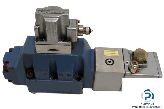 MOOG-D692-703E-Servo-Valve_675x450.jpg