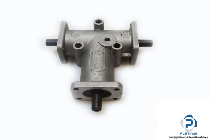 DZ-TRANSMISSIONI-MOD-ZP-SIZE-3-INVERTER-ANGULAR-TRANSMISSION3_675x450.jpg