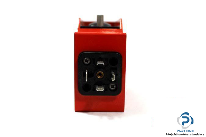 Leuze-TLS-854-SE-PhotoElectric-Sensor4_675x450.jpg