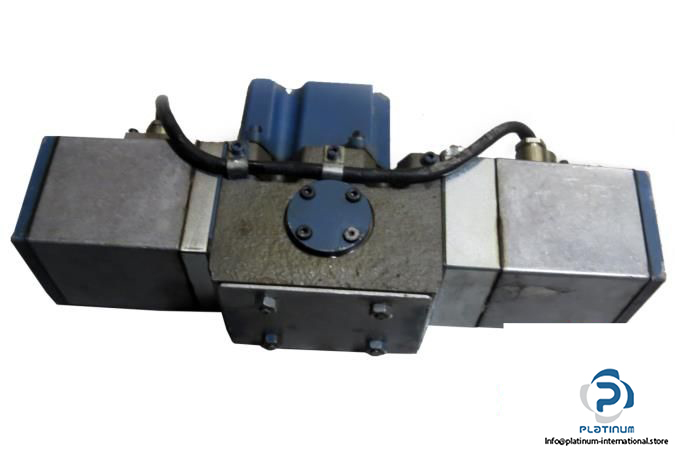 MOOG-D656-Z002A-Proportional-Control-Valves4_675x450.jpg