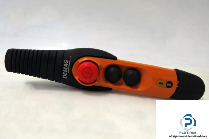 DEMAG-773-300-44-Control-pendant_675x450.jpg