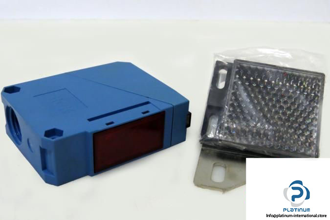 SICK-WL260-S270-Photoelectric-retro-reflective-sensor5_675x450.jpg