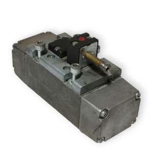 bosch-0-820-026-025-single-solenoid-valve-used