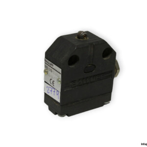 balluff-BNS-519-X496-99-R-11-limit-switch-(used)