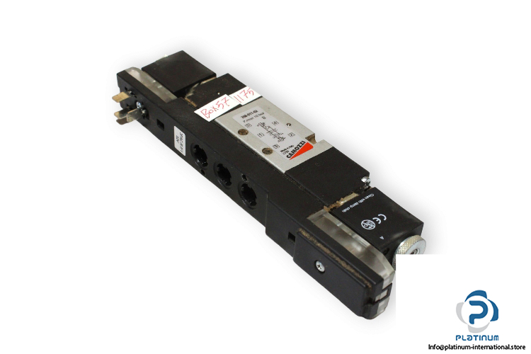 camozzi-358-011-02-double-solenoid-valve-used-1