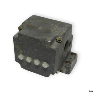 euchner-GLBG-4-D-16-2-L-limit-switch-(used)