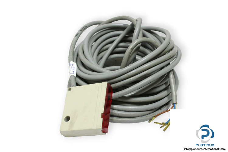 elesta-OLS-322B992-photoelectric-sensor-used