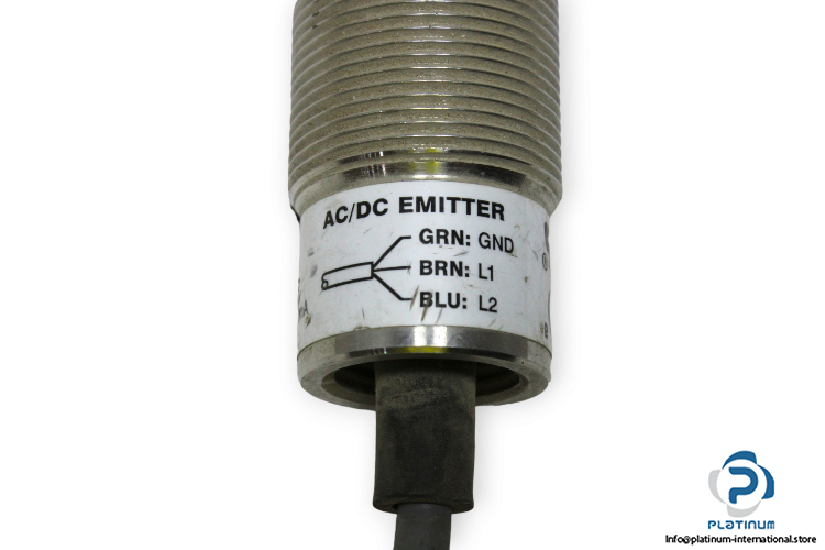 banner-SMA30SEL-barrel-sensor-(used)-2