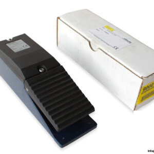 steute-GF-HS-0-10-V-DC-1048576-foot-switch-with-metal-enclosure