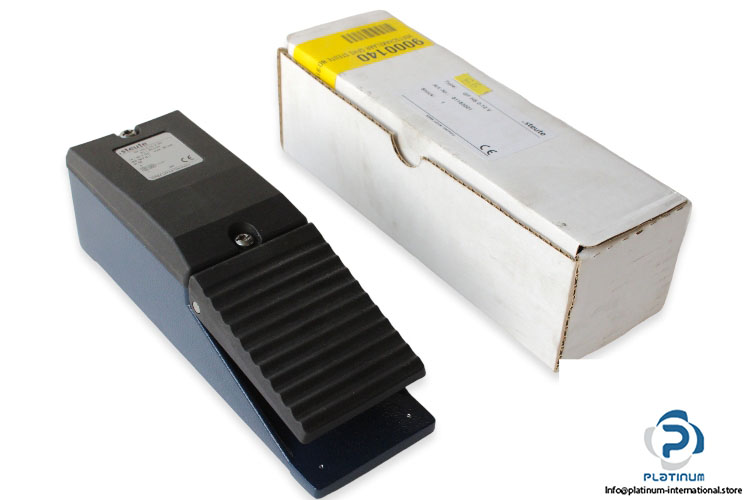 steute-GF-HS-0-10-V-DC-81183001-foot-switch-with-metal-enclosure