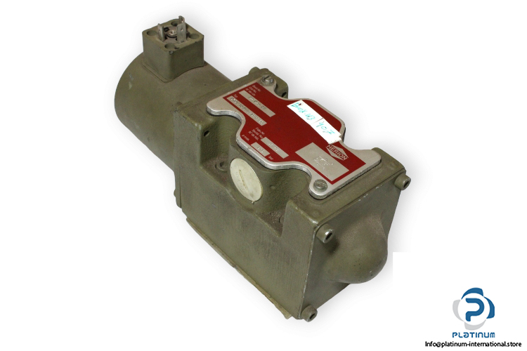 Herion-S10G10G088001300-solenoid-operated-directional-valve-(used)