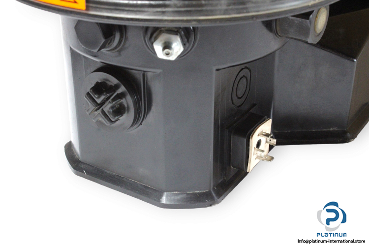 Lincoln-P203-8XLBO-2K6-24-2-lubrication-pump-(used)-4
