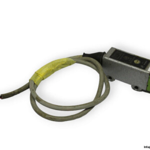 omron-E3S-DS20F1-photoelectric-sensor-used