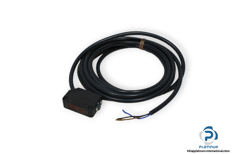 omron-E3Z-LL81-compact-laser-photoelectric sensor-with-built-in-amplifier-new