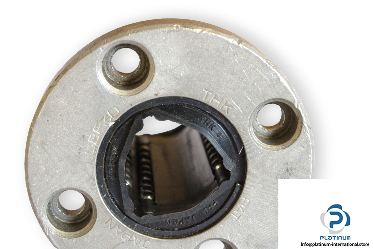 thk-lbf30-ball-spline-bearing-2