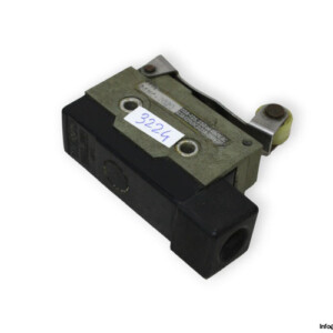 omron-D4MC-2020-limit-switch-(used)