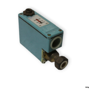 Telemecanique XMJ-A0037 Pressure Switch