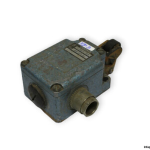 Schmersal-MK-015-11Y-limit-switch-(used)