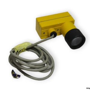 turck-2.2610_21-photoelectric-sensor-used