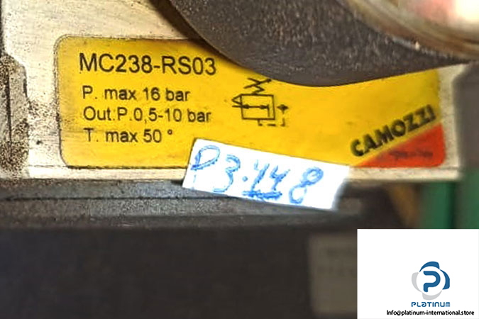 camozzi-MC238-RS03-pressure-regulator-(used)-2