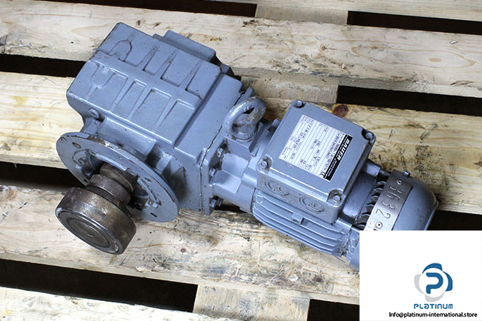 comau-GKS04-3MVAR-071C32-bevel-helical-gearmotor-used