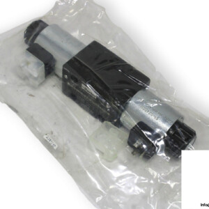 Parker-D1FBE02KC0NJW314-solenoid-operated-directional-valve-(new)