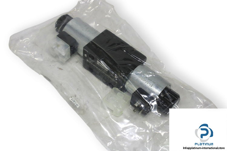 Parker-D1FBE02KC0NJW314-solenoid-operated-directional-valve-(new)