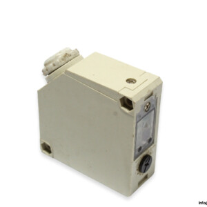 ipf-OT-58-05-00-optical-diffuse-reflection-sensor
