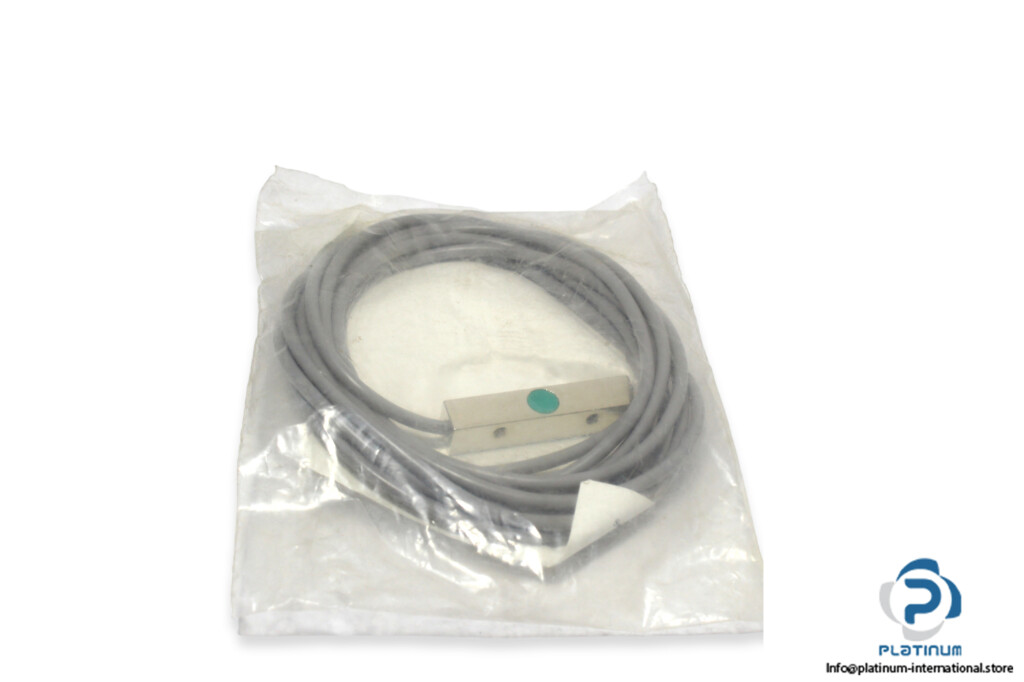 Baumer IFF 08.24.35/L2 Inductive Sensor