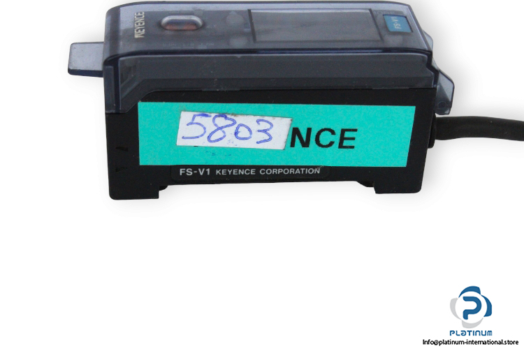 keyence-FS-V1-fiber-amplifier-used-2