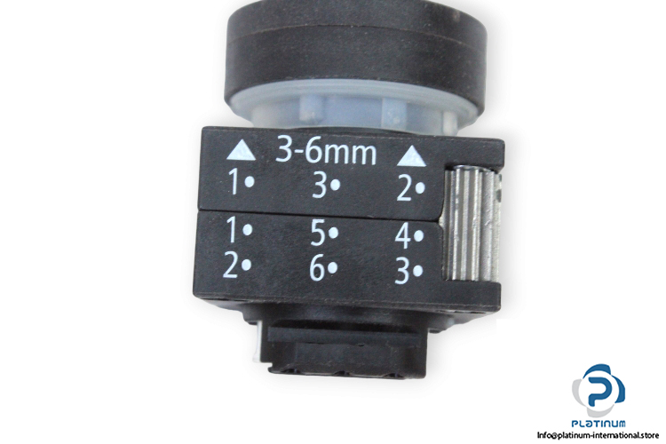 siemens-3SB3-201-2KA11-toggle-switch-(new)-2
