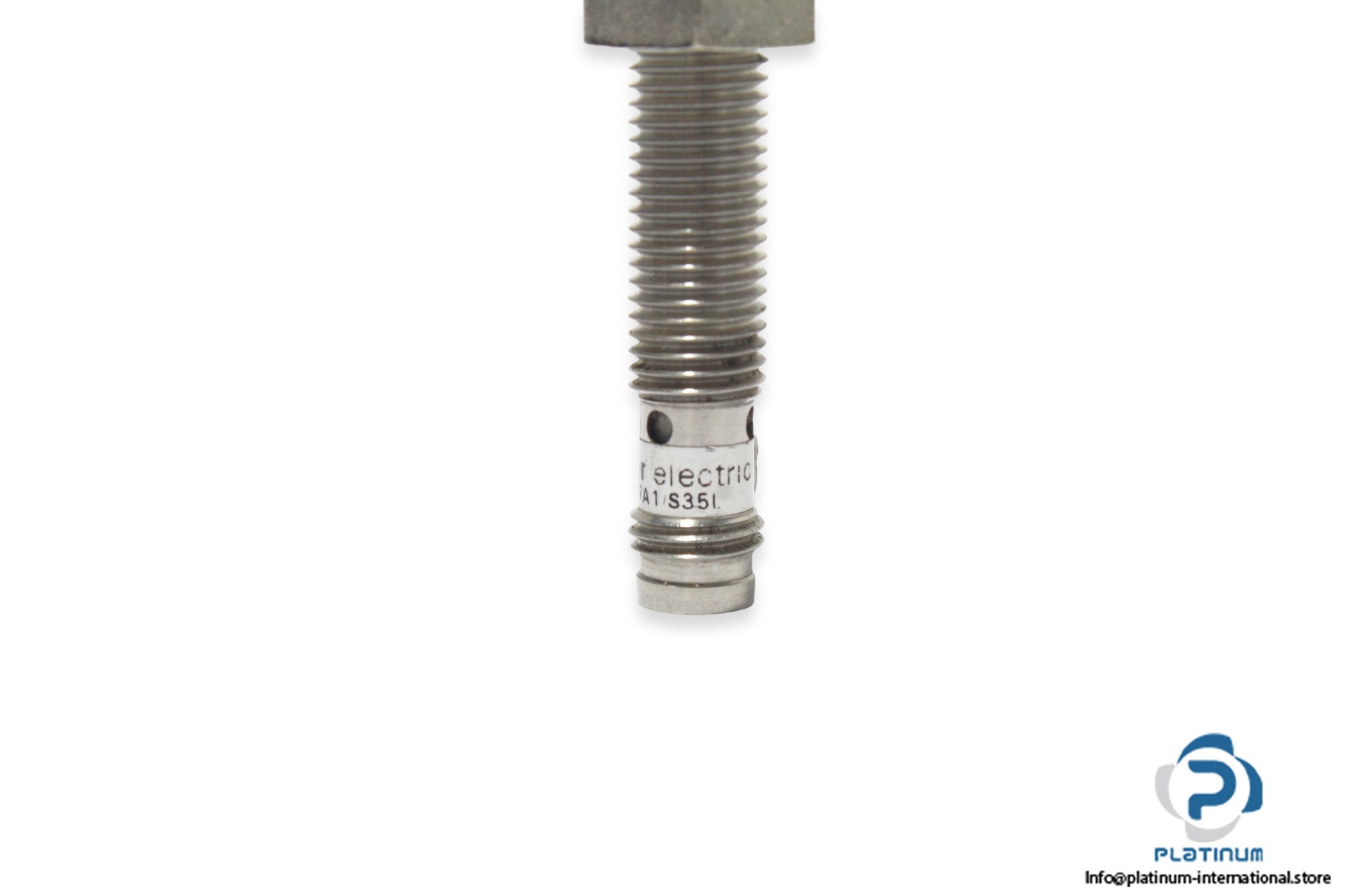 baumer-ifrm-08p17a1_s35l-inductive-sensor-4