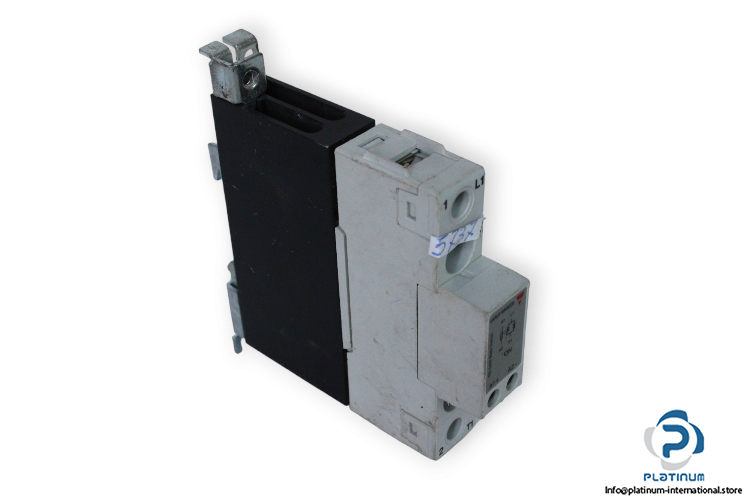 carlo-gavazzi-RGC-1-A23D15KKE-solid-state-contactor-(used)