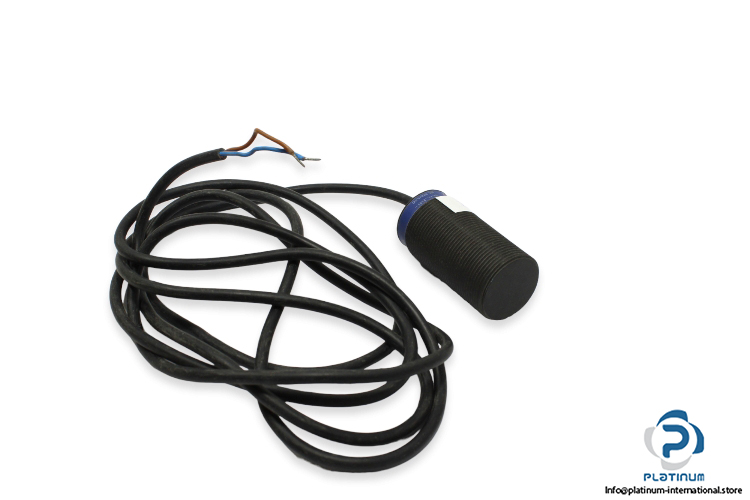 telemecanique-XT4P30FA262-capacitive-sensor