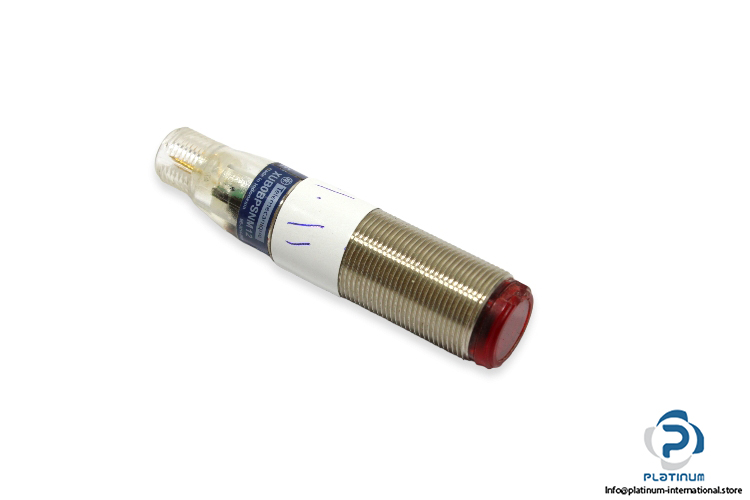 telemecanique-XUB0BPSNM12-photoelectric-sensor