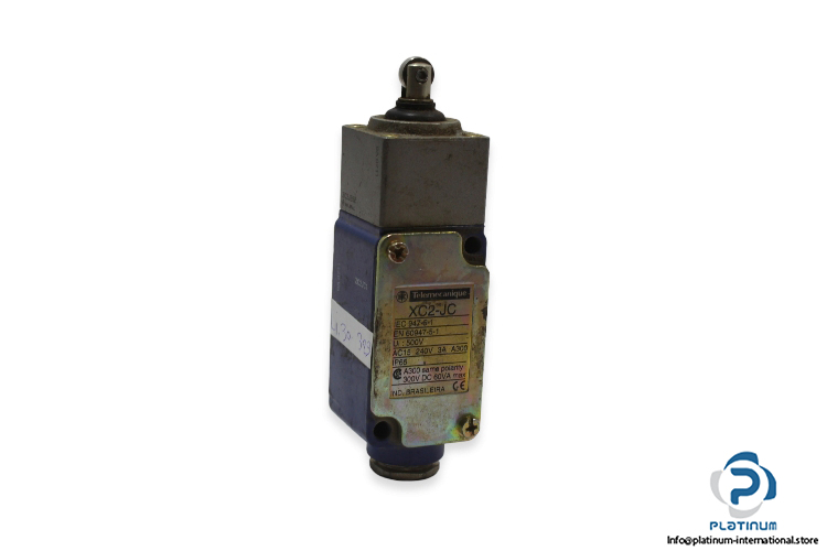 telemecanique-XC2JC162-limit-switch-used