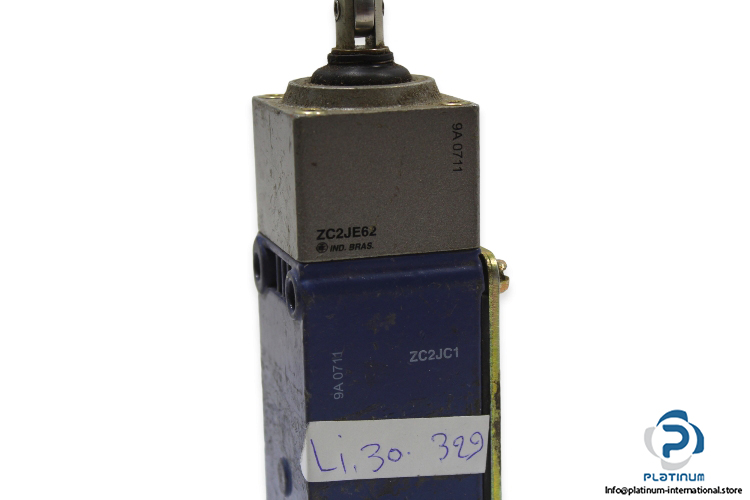 telemecanique-xc2jc162-limit-switch-used-1