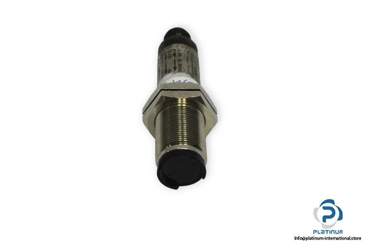 sick-VT180-P410-photoelectric-proximity-sensor-used-2